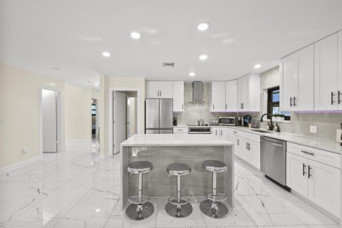 Villa ou maison à vendre à Fort Lauderdale, Floride: 4 chambres, 278.71 m2 № 2328885 - photo 18