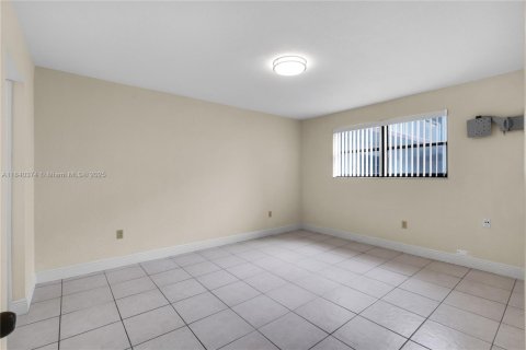 Condo in Miami, Florida, 2 bedrooms  № 1832435 - photo 19