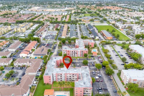 Condo in Miami, Florida, 2 bedrooms  № 1832435 - photo 28