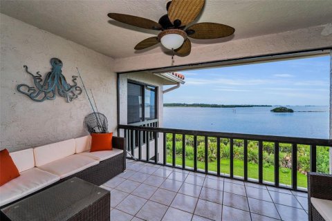 Condo in Tarpon Springs, Florida, 2 bedrooms  № 2395994 - photo 17