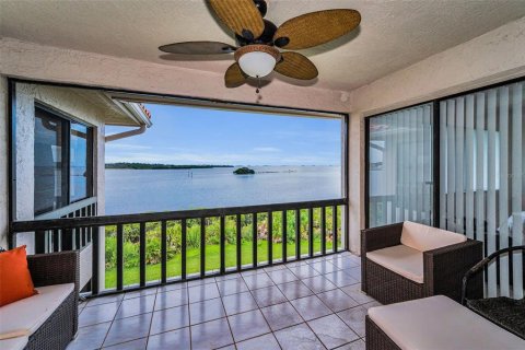 Condo in Tarpon Springs, Florida, 2 bedrooms  № 2395994 - photo 21