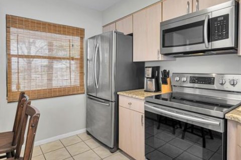 Condo in Tarpon Springs, Florida, 2 bedrooms  № 2395994 - photo 30