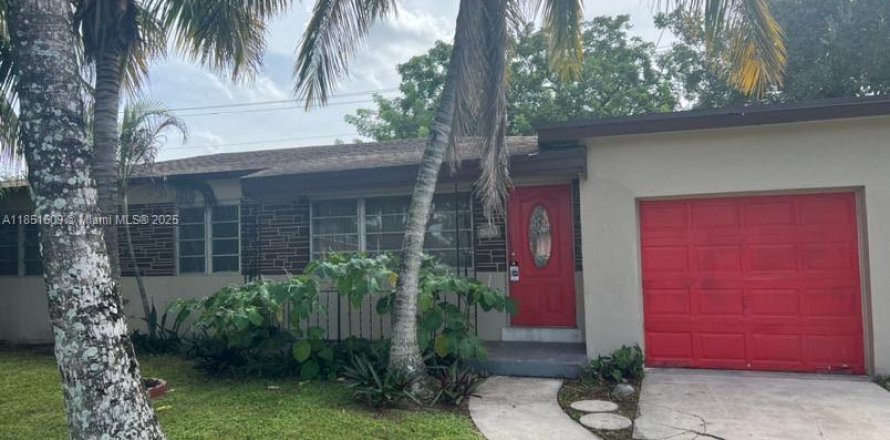 House in Miramar, Florida 3 bedrooms, 110.83 sq.m. № 1857521