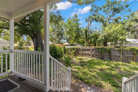 House in Saint Petersburg, Florida 4 bedrooms, 115.76 sq.m. № 1787898 - photo 14
