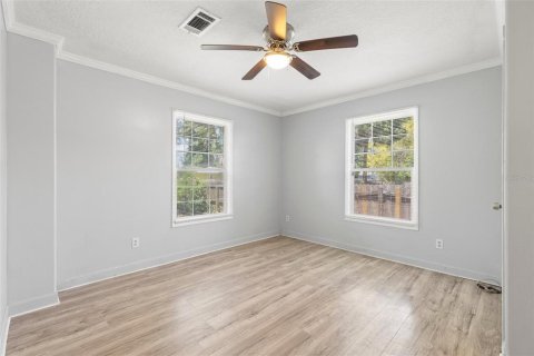 House in Saint Petersburg, Florida 4 bedrooms, 115.76 sq.m. № 1787898 - photo 9