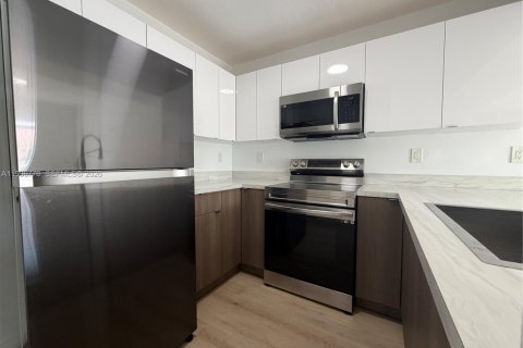 Apartamento en alquiler en Cutler Bay, Florida, 1 dormitorio, 2119.01 m2 № 2058832 - foto 4