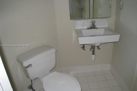 Снять в аренду кондоминиум в Майами, Флорида 1 спальня, 69.68м2, № 1928383 - фото 9