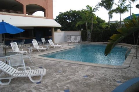 Снять в аренду кондоминиум в Майами, Флорида 1 спальня, 69.68м2, № 1928383 - фото 11