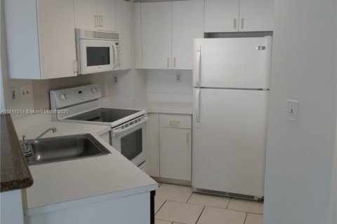 Снять в аренду кондоминиум в Майами, Флорида 1 спальня, 69.68м2, № 1928383 - фото 4