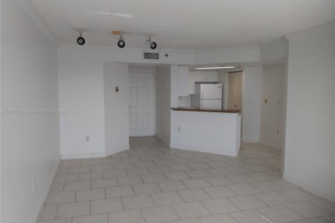 Снять в аренду кондоминиум в Майами, Флорида 1 спальня, 69.68м2, № 1928383 - фото 3