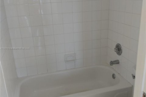 Снять в аренду кондоминиум в Майами, Флорида 1 спальня, 69.68м2, № 1928383 - фото 8