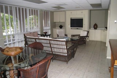 Снять в аренду кондоминиум в Майами, Флорида 1 спальня, 69.68м2, № 1928383 - фото 12