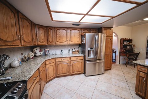 House in Plant City, Florida 4 bedrooms, 288 sq.m. № 1644169 - photo 27