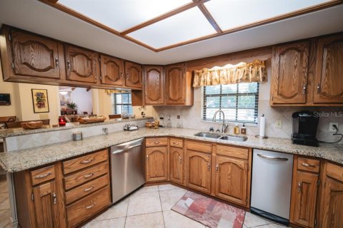 House in Plant City, Florida 4 bedrooms, 288 sq.m. № 1644169 - photo 28