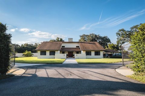 House in Plant City, Florida 4 bedrooms, 288 sq.m. № 1644169 - photo 7
