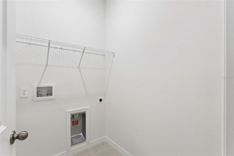 Casa en venta en Eustis, Florida, 4 dormitorios, 170.85 m2 № 2198069 - foto 16