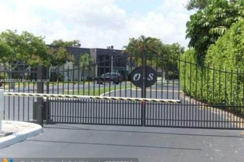 Condo in Oakland Park, Florida, 1 bedroom  № 1877972 - photo 7