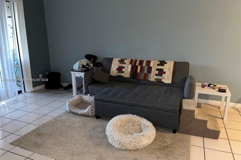 Condo in Oakland Park, Florida, 1 bedroom  № 1877972 - photo 4