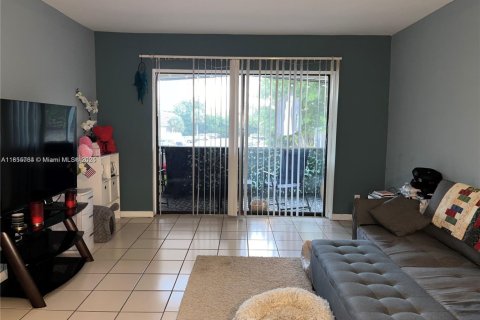Condo in Oakland Park, Florida, 1 bedroom  № 1877972 - photo 5