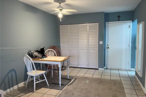 Condo in Oakland Park, Florida, 1 bedroom  № 1877972 - photo 6