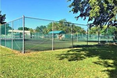 Condo in Oakland Park, Florida, 1 bedroom  № 1877972 - photo 19
