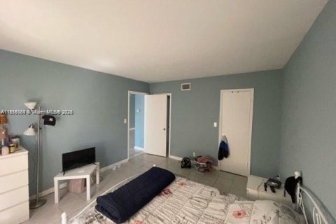 Condo in Oakland Park, Florida, 1 bedroom  № 1877972 - photo 9