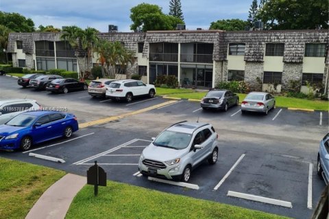Condo in Oakland Park, Florida, 1 bedroom  № 1877972 - photo 15