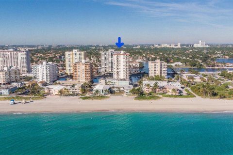 Condo in Hollywood, Florida, 2 bedrooms  № 2068399 - photo 18