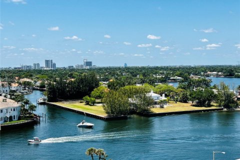 Condo in Hollywood, Florida, 2 bedrooms  № 2068399 - photo 3