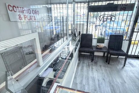 Купить коммерческую недвижимость в Хайалиа, Флорида № 2048486 - фото 3