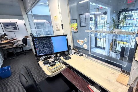 Купить коммерческую недвижимость в Хайалиа, Флорида № 2048486 - фото 4