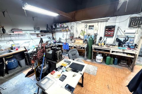 Купить коммерческую недвижимость в Хайалиа, Флорида № 2048486 - фото 6