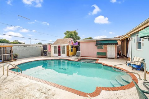 Купить виллу или дом в Хайалиа, Флорида 3 спальни, 159.61м2, № 1989586 - фото 22