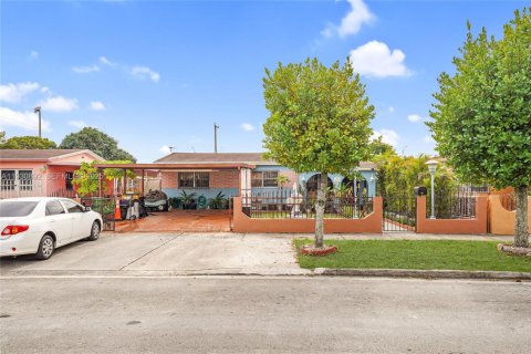 Купить виллу или дом в Хайалиа, Флорида 3 спальни, 159.61м2, № 1989586 - фото 1