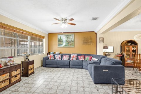 Купить виллу или дом в Хайалиа, Флорида 3 спальни, 159.61м2, № 1989586 - фото 9