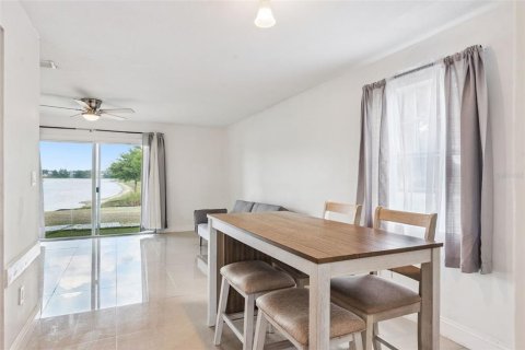 Townhouse in Kissimmee, Florida 2 bedrooms, 113.06 sq.m. № 2156683 - photo 15