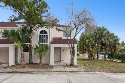 Townhouse in Kissimmee, Florida 2 bedrooms, 113.06 sq.m. № 2156683 - photo 3