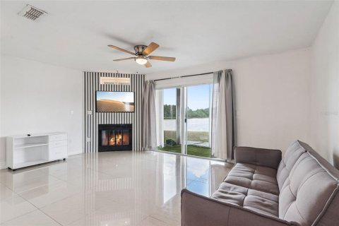 Townhouse in Kissimmee, Florida 2 bedrooms, 113.06 sq.m. № 2156683 - photo 11