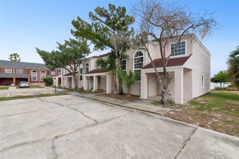 Townhouse in Kissimmee, Florida 2 bedrooms, 113.06 sq.m. № 2156683 - photo 5