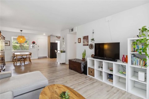 Купить кондоминиум в Майами, Флорида 2 спальни, 105.91м2, № 1864312 - фото 6