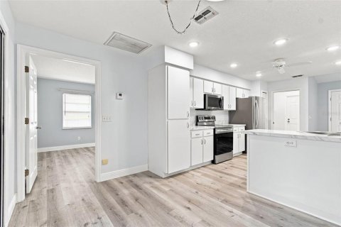 Villa ou maison à vendre à Zephyrhills, Floride: 3 chambres, 137.4 m2 № 2341659 - photo 22