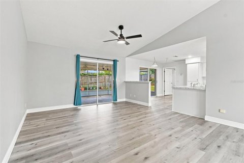 Villa ou maison à vendre à Zephyrhills, Floride: 3 chambres, 137.4 m2 № 2341659 - photo 11