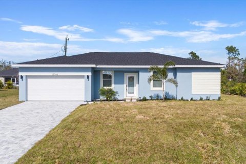Casa en Port Charlotte, Florida 4 dormitorios, 151.99 m2 № 2385948
