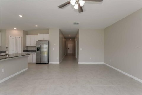 Casa en alquiler en Riverview, Florida, 4 dormitorios, 179.86 m2 № 1905035 - foto 3