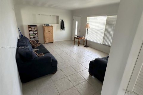 Casa en venta en Sebring, Florida, 2 dormitorios, 95.69 m2 № 1818409 - foto 2