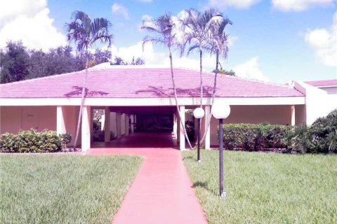 Condo in Margate, Florida, 2 bedrooms  № 2078472 - photo 12