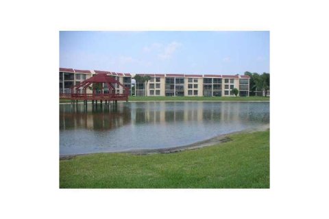 Condo in Margate, Florida, 2 bedrooms  № 2078472 - photo 3