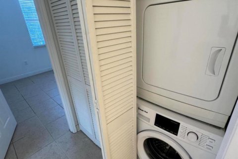Condo in Margate, Florida, 2 bedrooms  № 2078472 - photo 21
