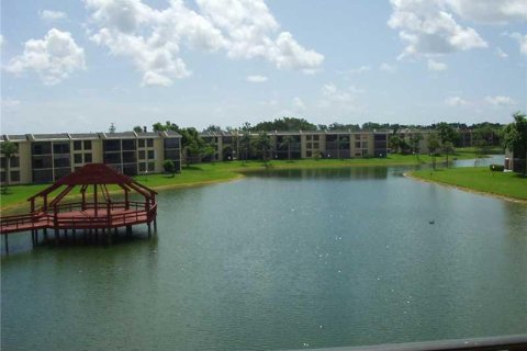 Condo in Margate, Florida, 2 bedrooms  № 2078472 - photo 15