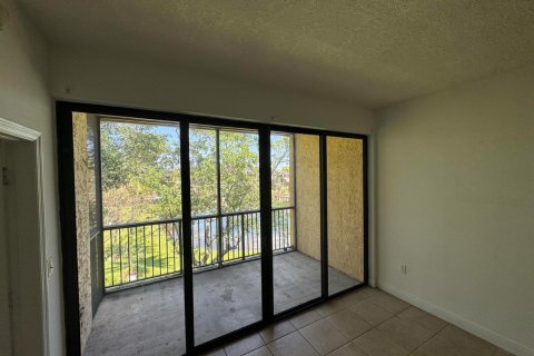 Condo in Margate, Florida, 2 bedrooms  № 2078472 - photo 17